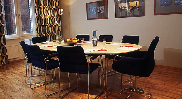 <?php echo $hotelname_visible; ?> conference room
